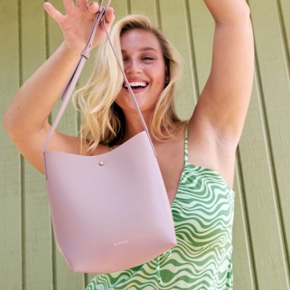 Samara Shoulder Bag Color Peony Brand New - Picture 2 of 3